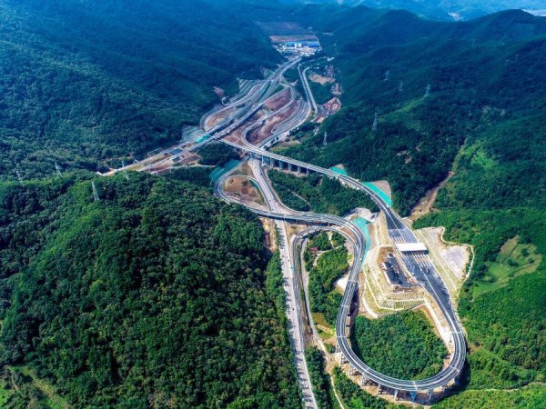 凡资配 精工智造筑梦辽东&#32;假期助力沿线旅游