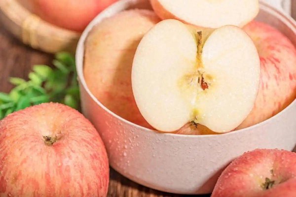 新巧牛 糖尿病要少吃苹果？医生：不想血糖波动大，这5物慎吃